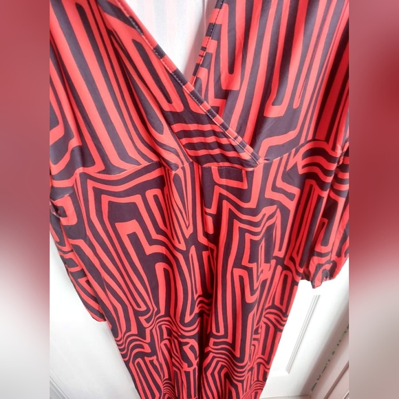 Red and Blk printed jumpsuit. - Picture 3 of 7